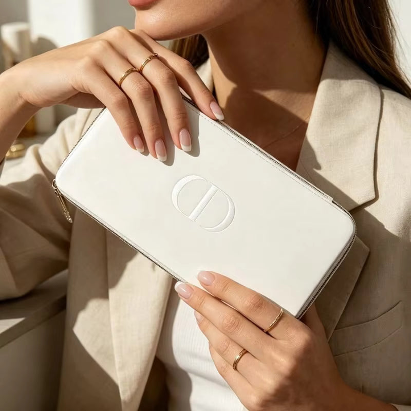 Dior’s Bag White Cosmetic Bag Classic CD Logo Portable Waterproof Makeup Storage Pouch Fashion Beauty Organizer For Women Luxury