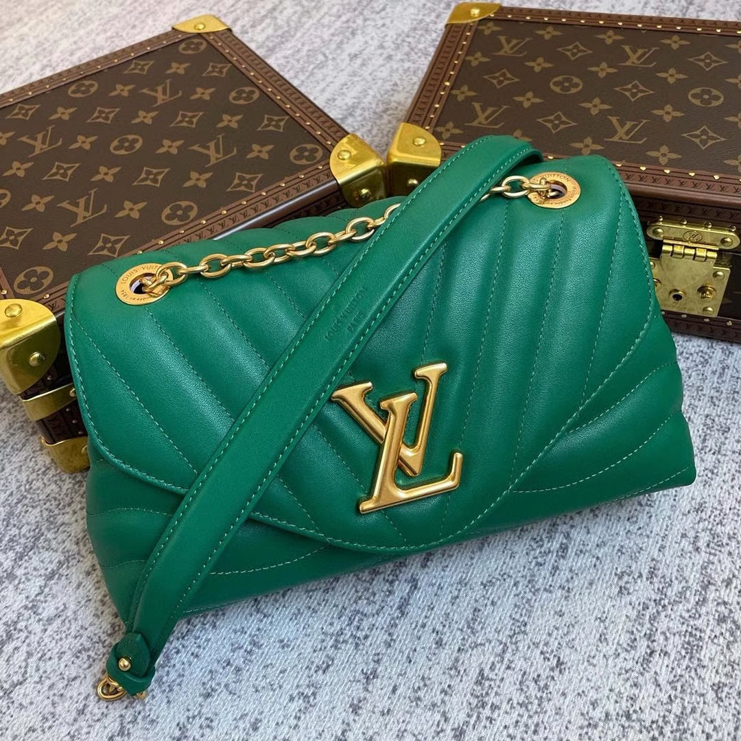 Louis Vuitton New Wave Chain 24Cm Green M58664, Designer Handbags, Womens Purse, luxury bags