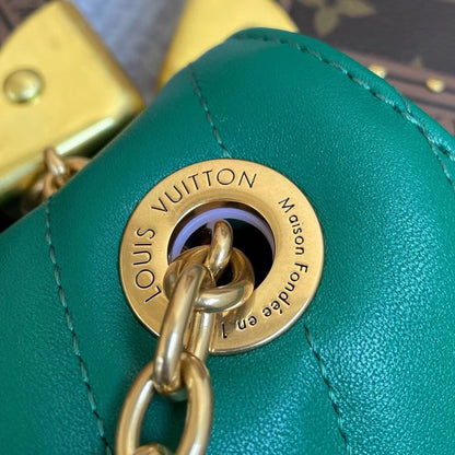 Louis Vuitton New Wave Chain 24Cm Green M58664, Designer Handbags, Womens Purse, luxury bags